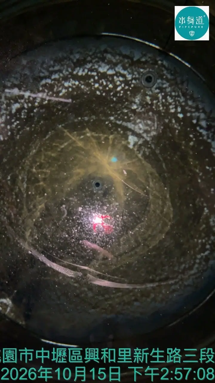 中壢白鐵水塔底部有沉積物怎麼辦？新生路三段3顆2噸水塔清洗